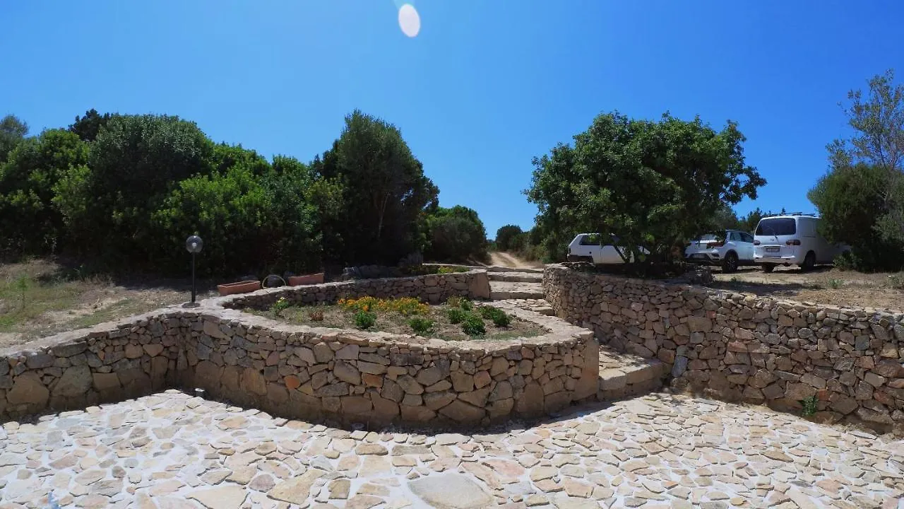 Monti Russu Natural Guest House Aglientu