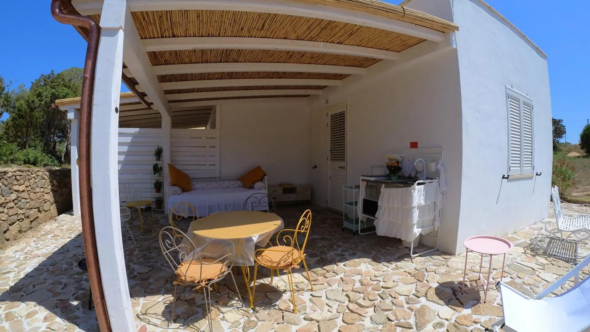 Monti Russu Natural Guest House Aglientu Italia